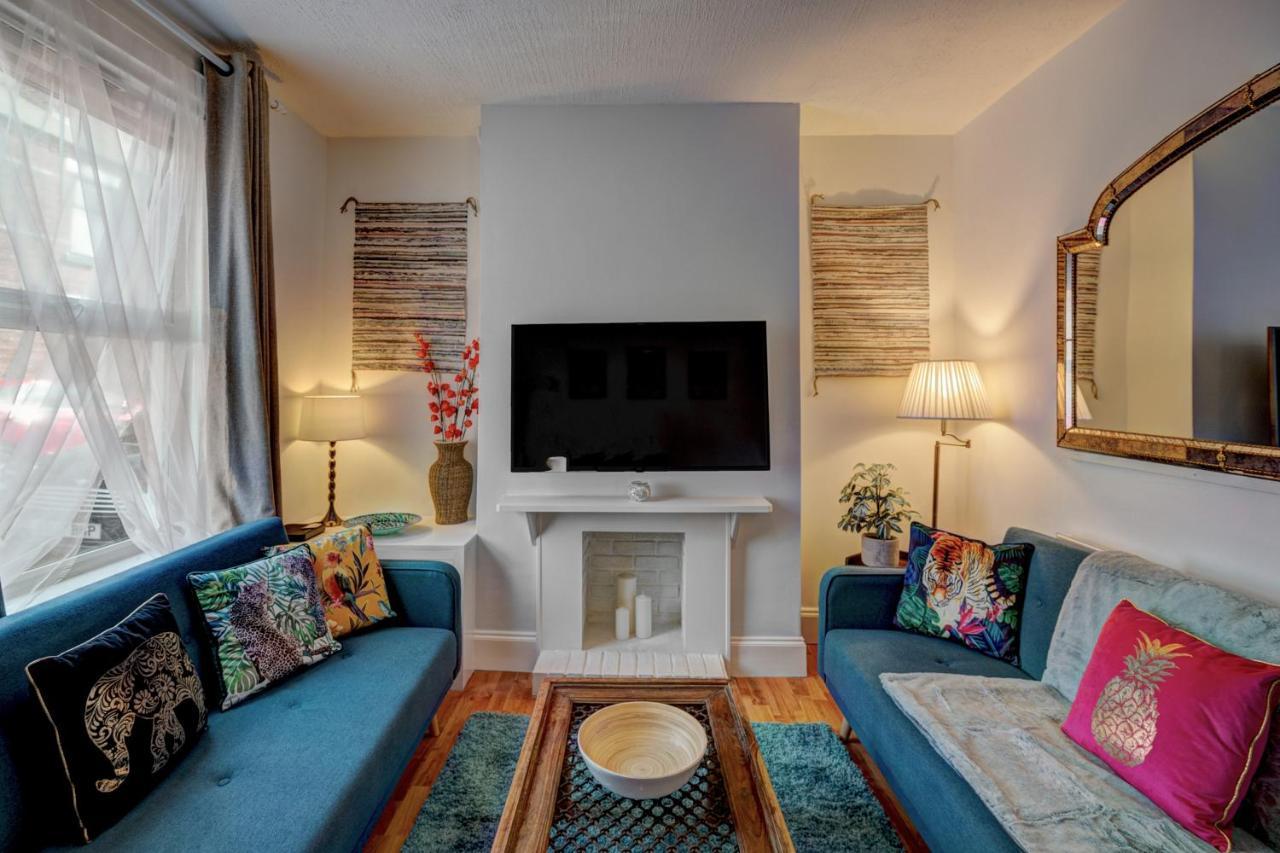 *new* Canal Side 2 Bed Character Holiday home *
