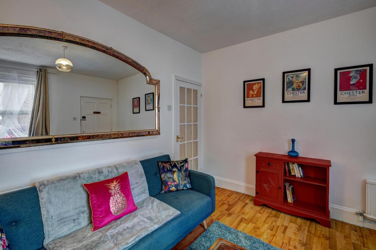 *new* Canal Side 2 Bed Character Holiday home